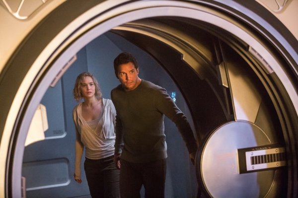 Passengers Movie Photo 397412