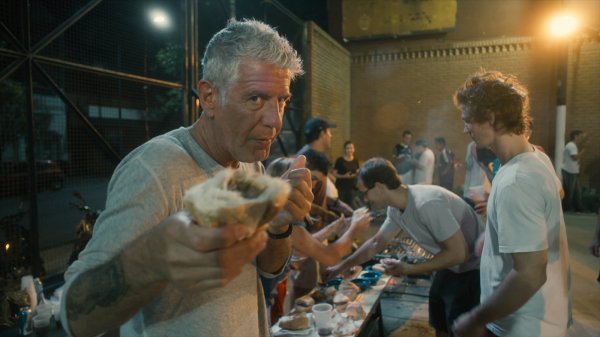 Roadrunner: A Film About Anthony Bourdain Movie Photo 592941