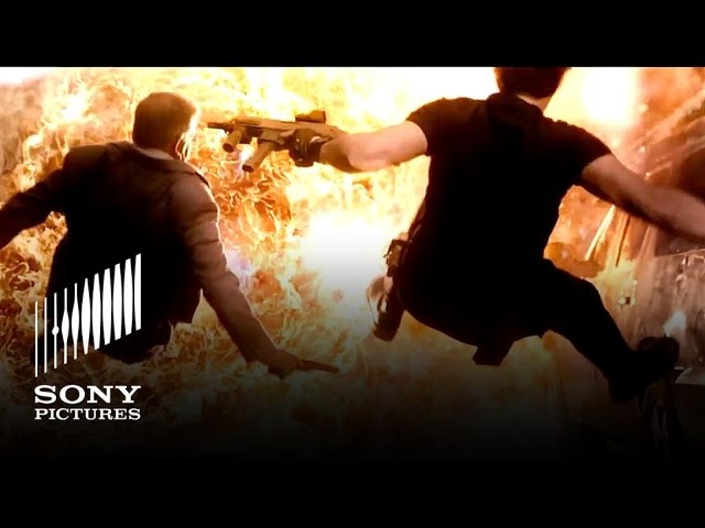 Featuring White House Down (2013) tv spot: the beginning 