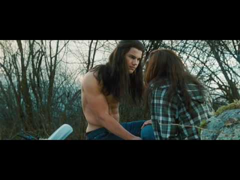 Featuring The Twilight Saga: New Moon (2009) theatrical trailer - "meet jacob"